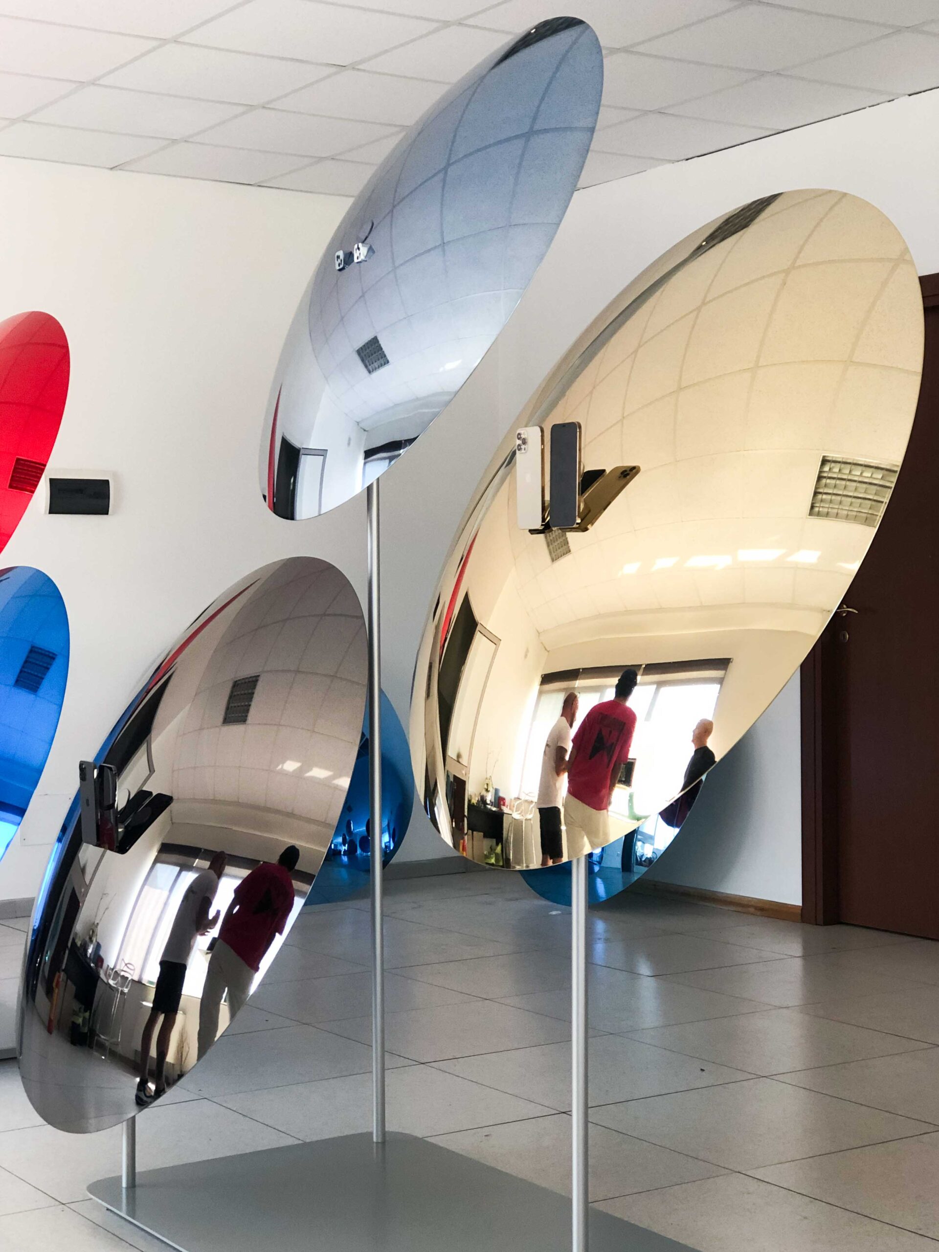 Kepatz | Real Estate, Project Management, General Contractor- Espositori per Apple Inc