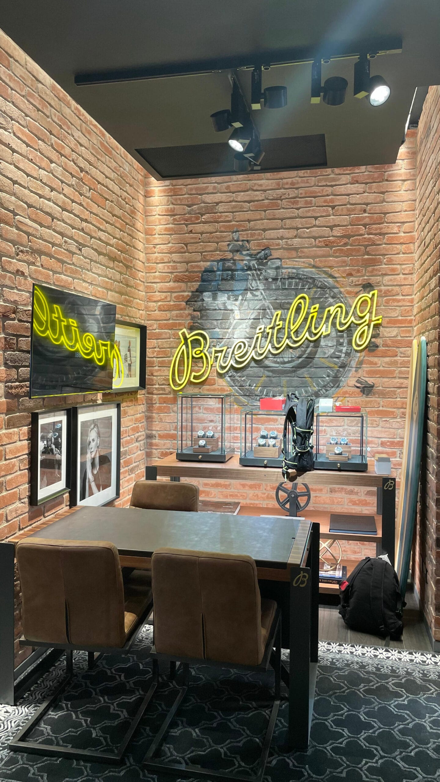 Kepatz | Real Estate, Project Management, General Contractor - Breitling Boutique, Roma e Taormina.