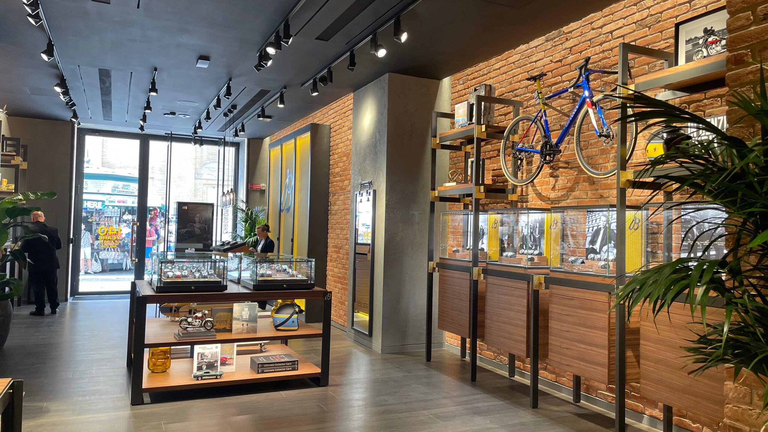 Kepatz | Real Estate, Project Management, General Contractor - Breitling Boutique, Roma e Taormina.