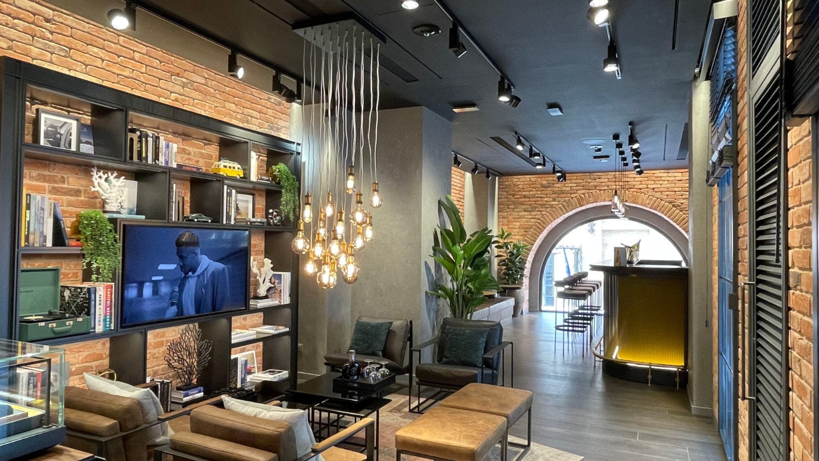 Kepatz | Real Estate, Project Management, General Contractor - Breitling Boutique, Roma e Taormina.