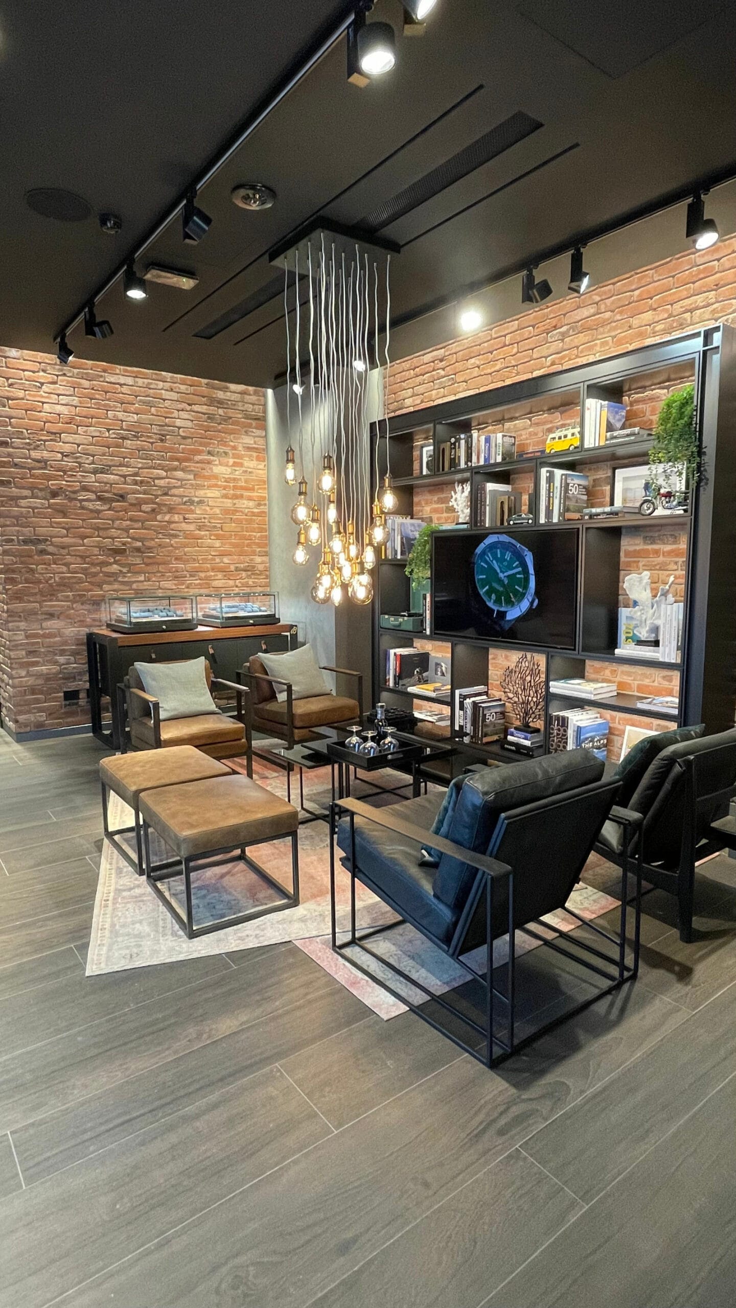 Kepatz | Real Estate, Project Management, General Contractor - Breitling Boutique, Roma e Taormina.